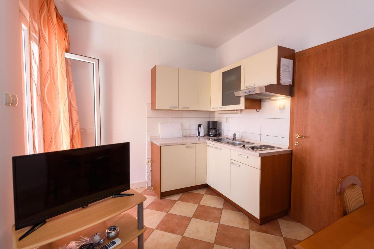 Apartments Zdravko 克勒克 外观 照片