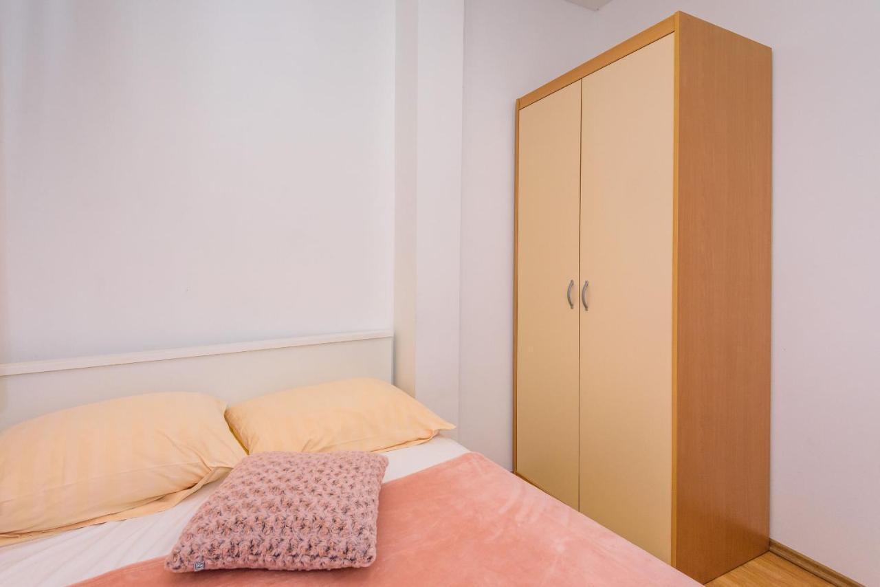 Apartments Zdravko 克勒克 外观 照片