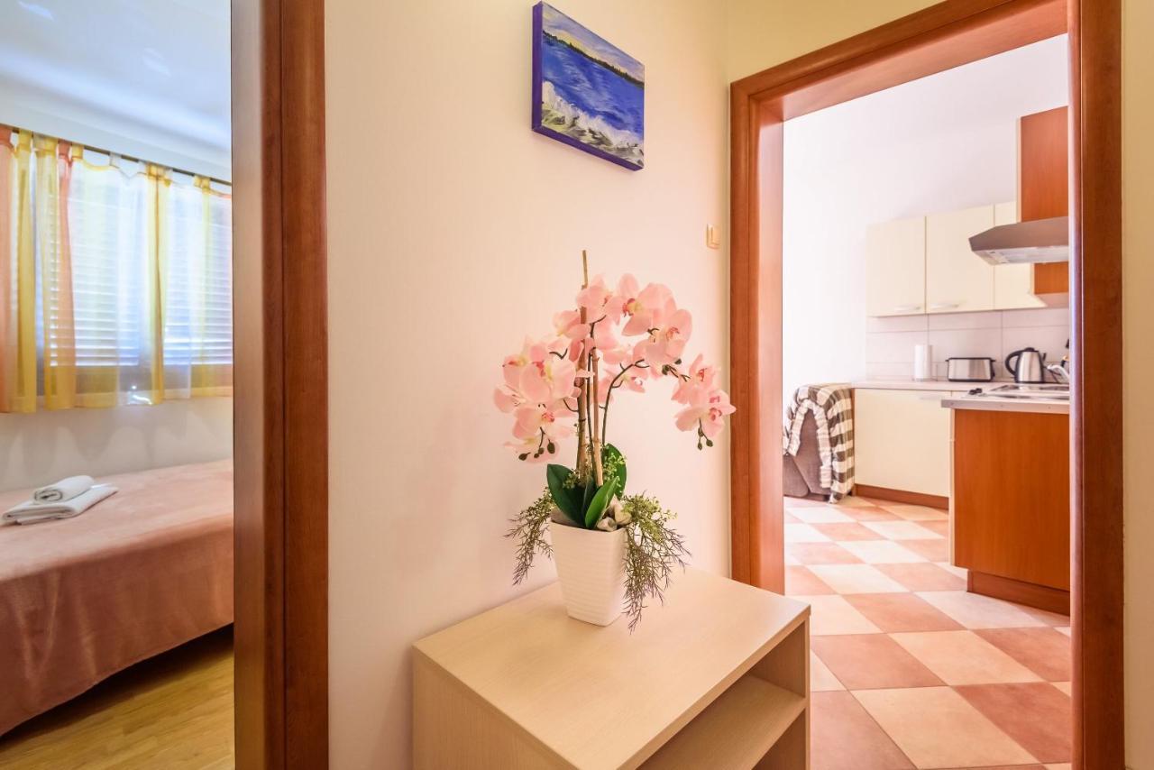 Apartments Zdravko 克勒克 外观 照片
