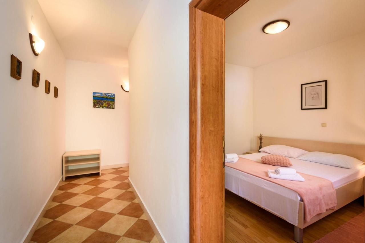 Apartments Zdravko 克勒克 外观 照片