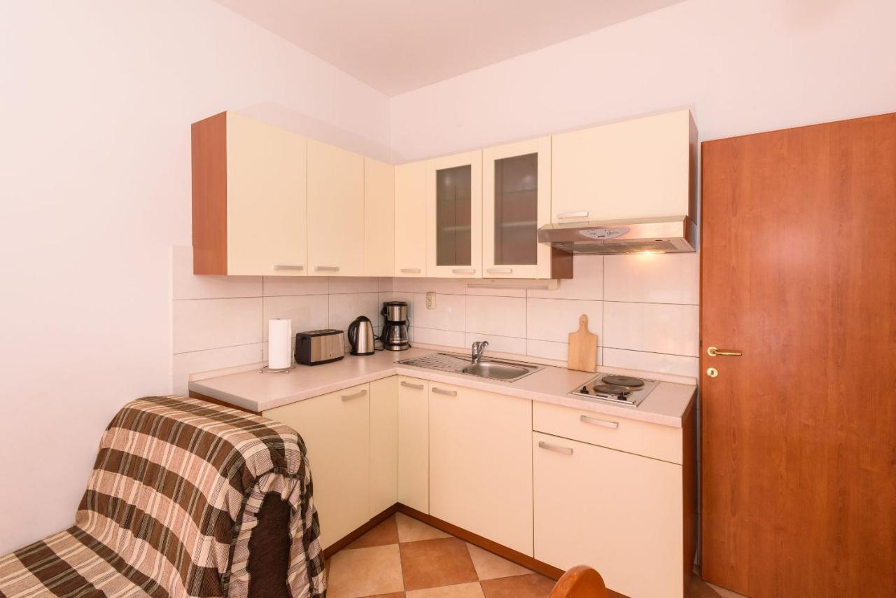 Apartments Zdravko 克勒克 外观 照片