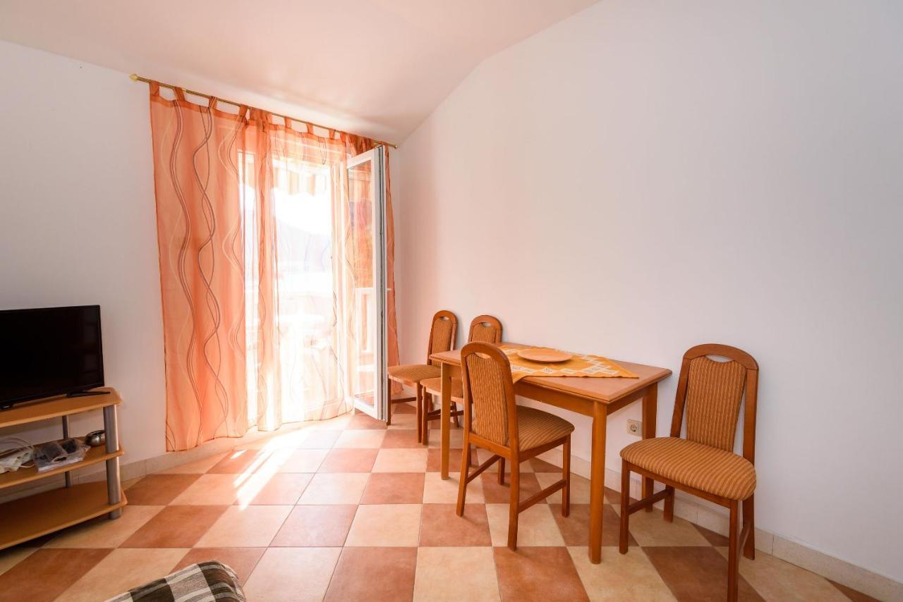 Apartments Zdravko 克勒克 外观 照片